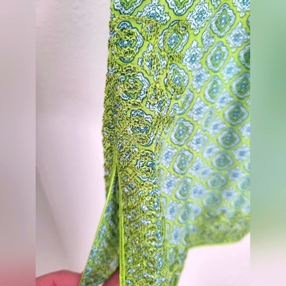 New York Company Women's Green Sleeveless Embroidered Blouse Size XS - Picture 3 of 7